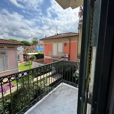 La Terrazza * Виареджо
